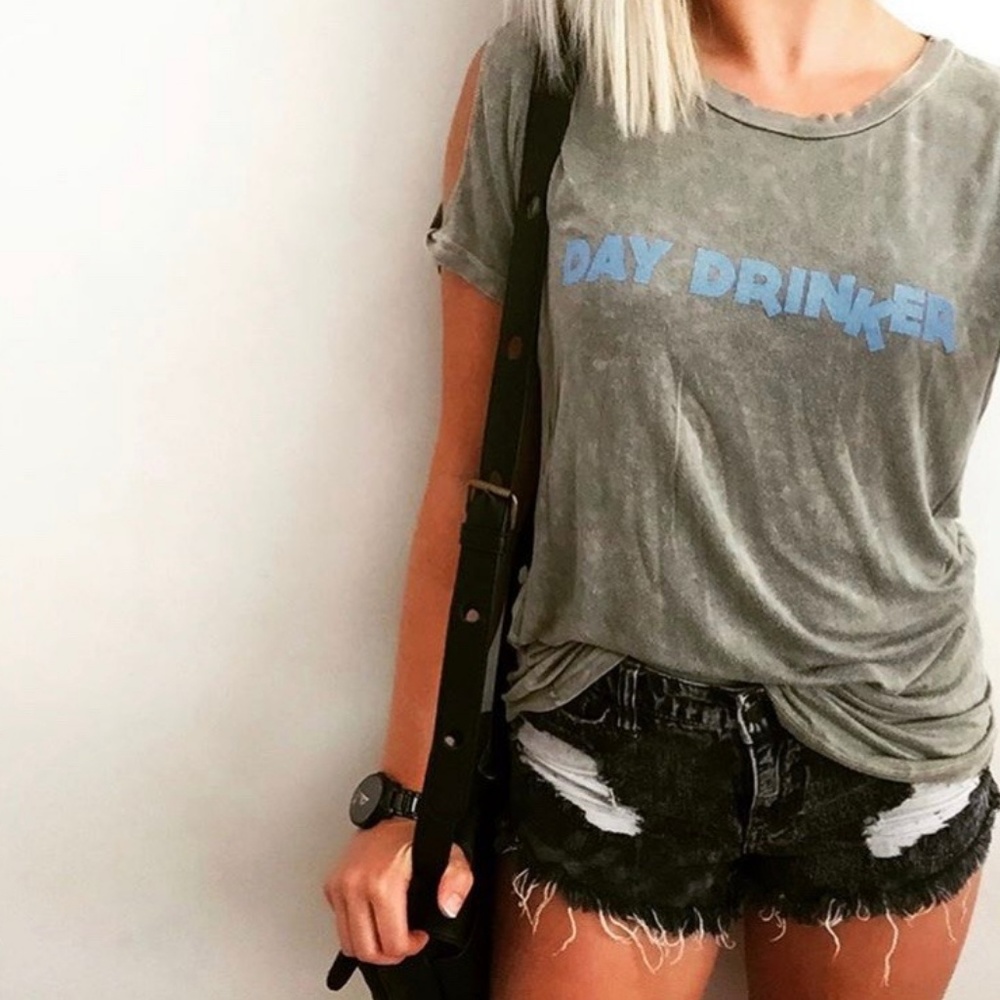 'DAY DRINKER' GRAPHIC TEE